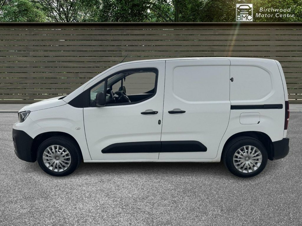 Peugeot Partner 1.5L Professional WJ69LNR White #4