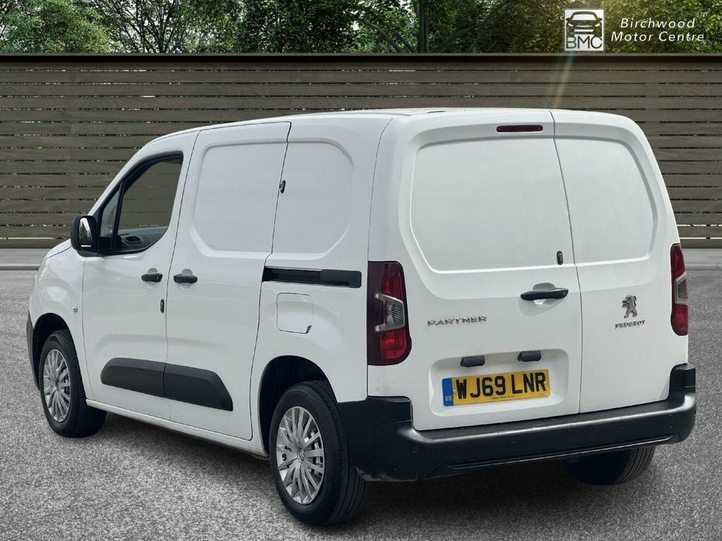 Peugeot Partner 1.5L Professional WJ69LNR White #5