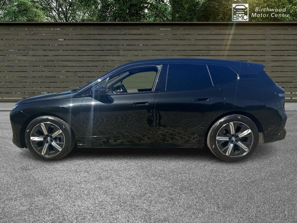 BMW iX Suv YB72UGJ Black #4