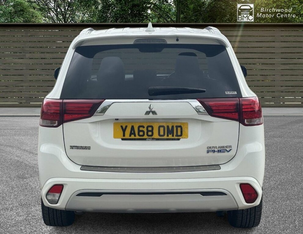 Mitsubishi Outlander 2L 4H YA68OMD White #6
