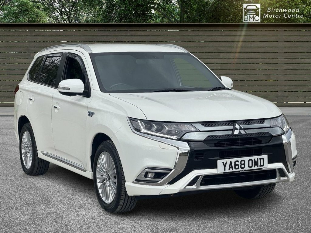 Mitsubishi Outlander 2L 4H White