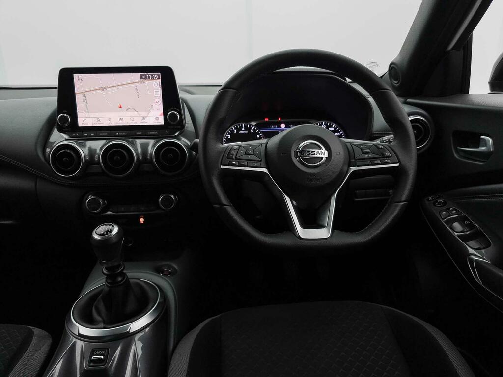 Nissan Juke 1.0 Dig-t N-connecta Euro 6 Ss CV70YHN White #3