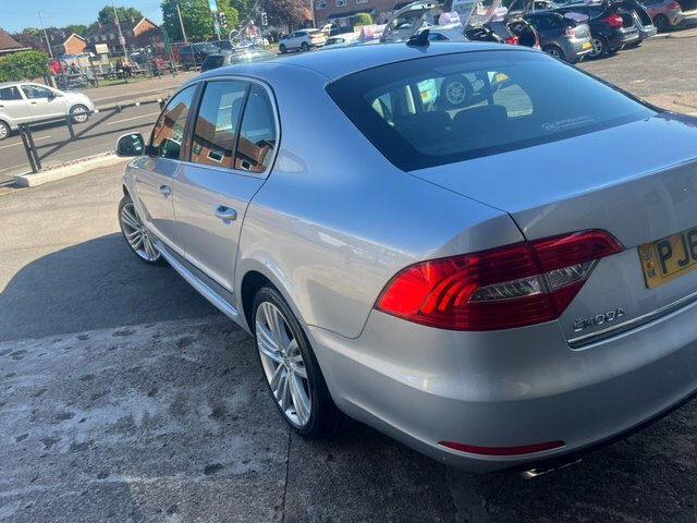 Skoda Superb 2.0 Tdi Elegance Hatchback Silver #6