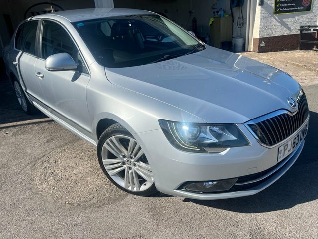 Skoda Superb 2.0 Tdi Elegance Hatchback Silver #2