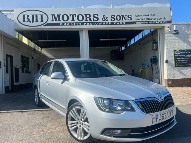 Skoda Superb 2.0 Tdi Elegance Hatchback Silver