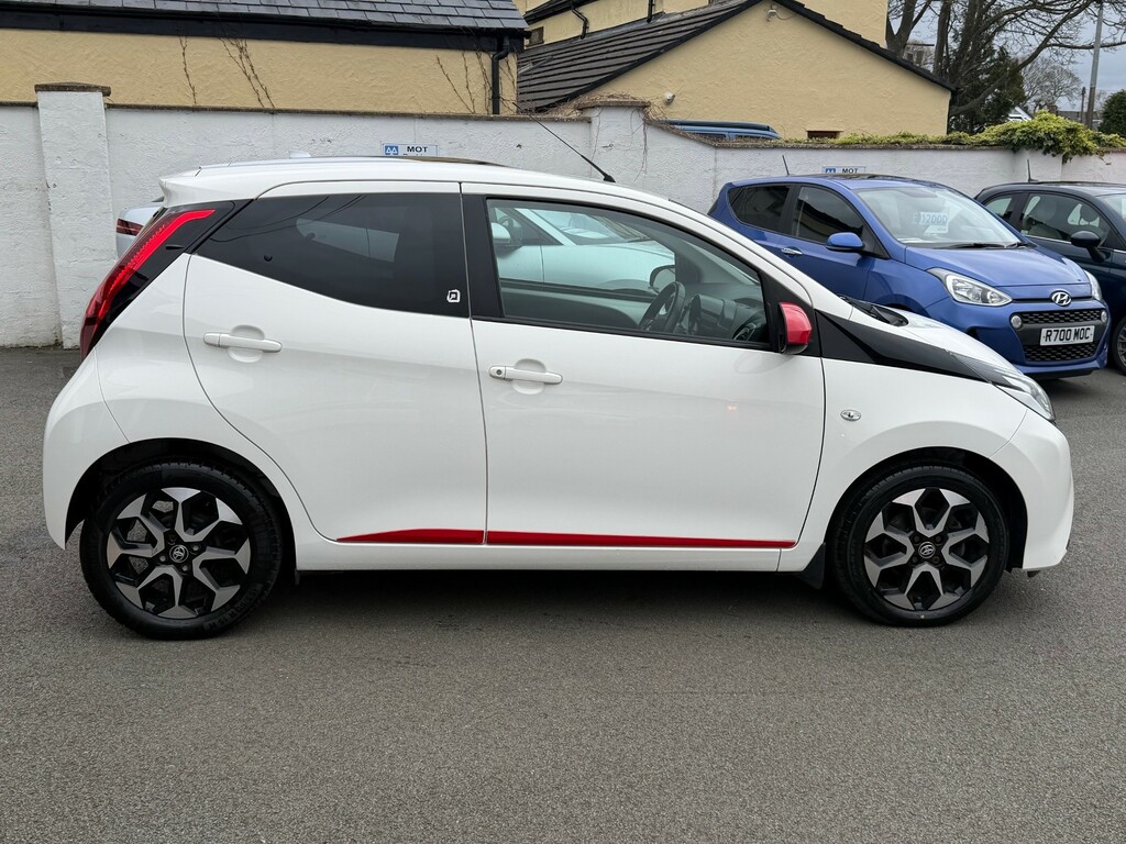 Toyota Aygo 1.0 Vvt-i X-trend Hatchback X-shift Eur DY19NTA White #2