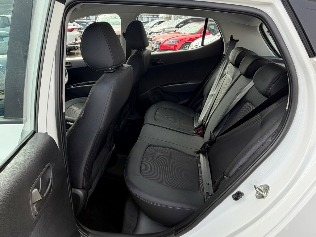 Hyundai I10 1.2 Se Hatchback Euro 6 87 Ps FP69OND White #6