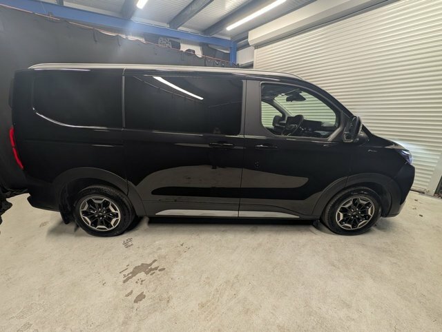 Ford Tourneo Custom 2025 2.5 340 Duratec 11.8Kwh Active Minibus Double Black #5