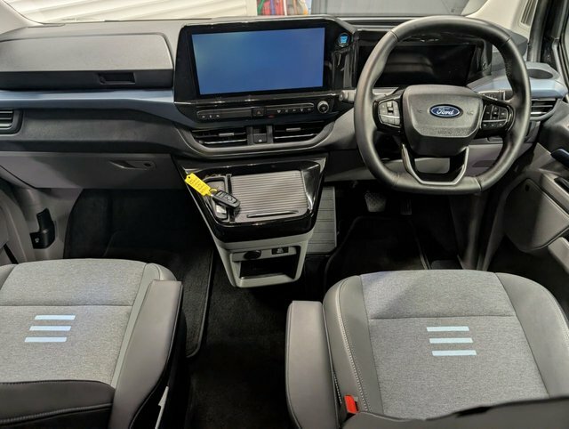 Ford Tourneo Custom 2025 2.5 340 Duratec 11.8Kwh Active Minibus Double Black #2