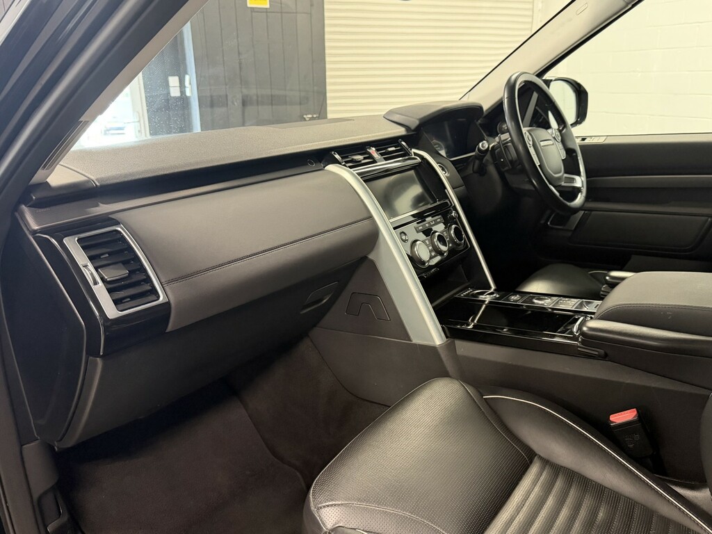 Land Rover Discovery Suv 3.0 Td V6 Hse 201818 FE18ZFX Black #5