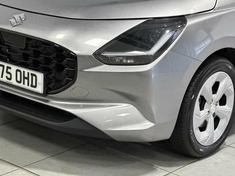Suzuki Swift 1.2 Mild Hybrid Motion NK75OHD  #6