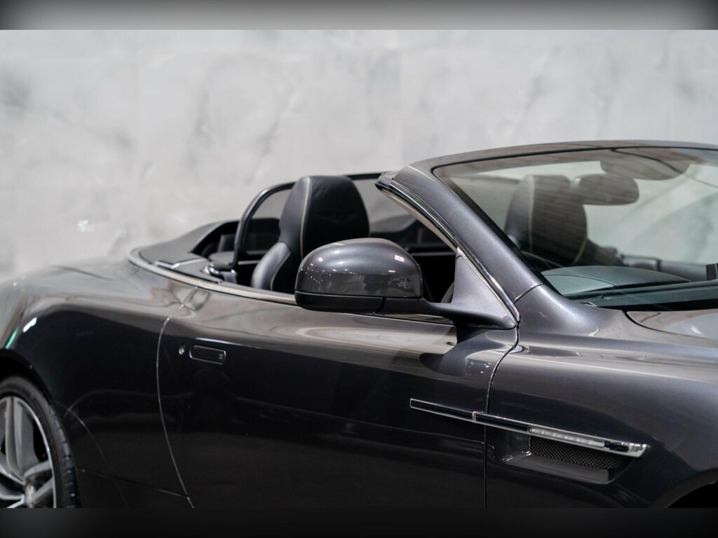 Aston Martin Virage Silver #34