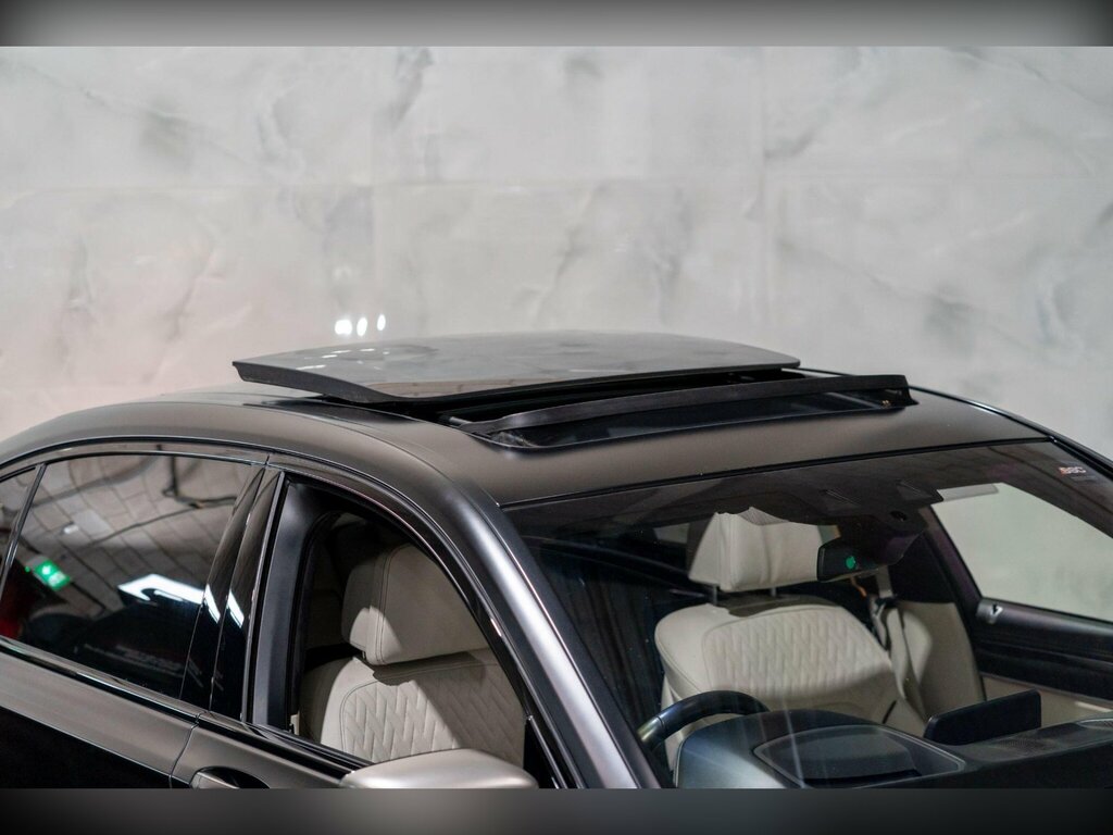 BMW 7 Series 6.6 M760l V12 Xdrive Euro 6 Black #2