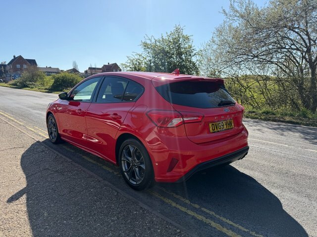 Ford Focus 1.0T Ecoboost St-line Hatchback OV69YHN Red #5