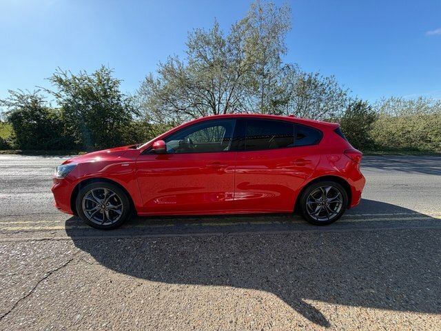 Ford Focus 1.0T Ecoboost St-line Hatchback OV69YHN Red #6