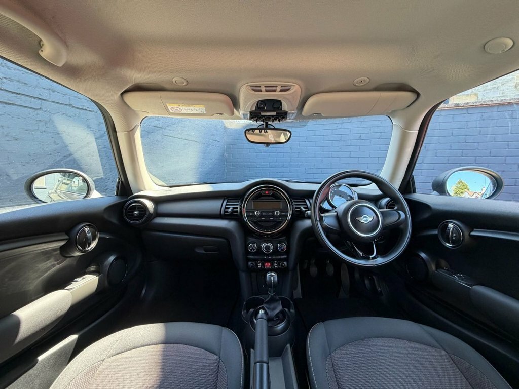 Mini Hatch 1.5L One LL67KFD Silver #2