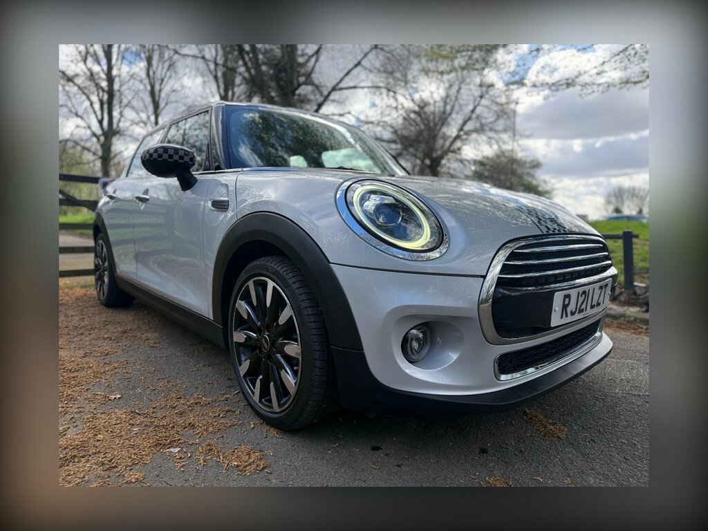 Mini Hatch 1.5 Cooper Exclusive Hatchback Steptron Silver