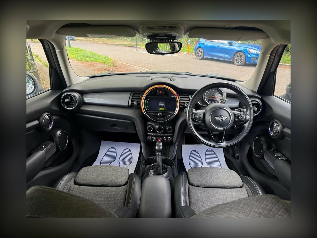 Mini Hatch 1.5 Cooper Hatchback Steptronic Euro 6 EO18JKV Silver #2
