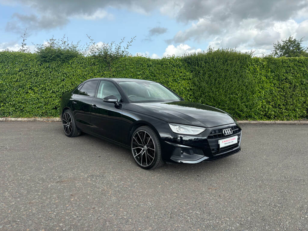 Audi A4 35 Tdi Technik S Tronic Black