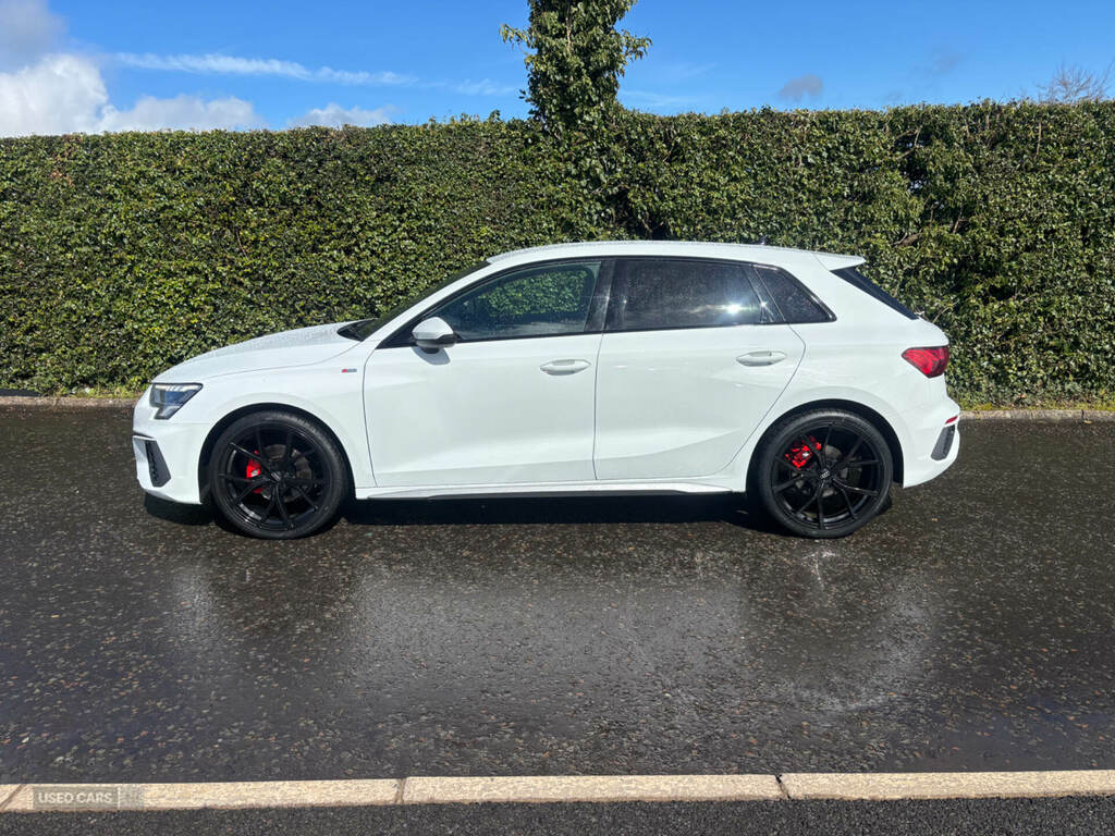 Audi A3 30 Tfsi S Line AVZ7710 White #2