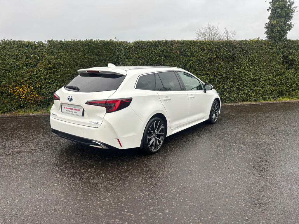 Toyota Corolla 2.0 Hybrid Excel Cvt AMZ8344 White #2
