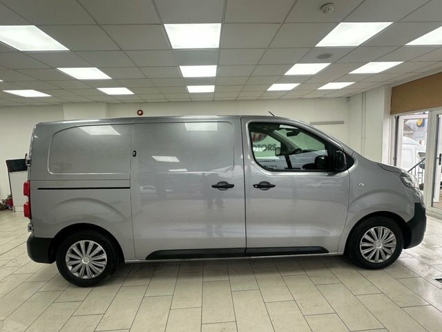 Vauxhall Vivaro 1.5 Turbo D 2700 Dynamic Panel Van 6Dr Manu OXZ7423 Grey #2
