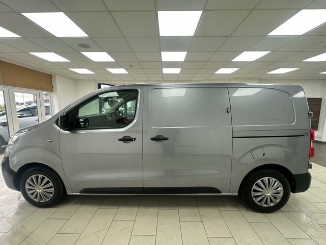 Vauxhall Vivaro 1.5 Turbo D 2700 Dynamic Panel Van 6Dr Manu OXZ7423 Grey #5
