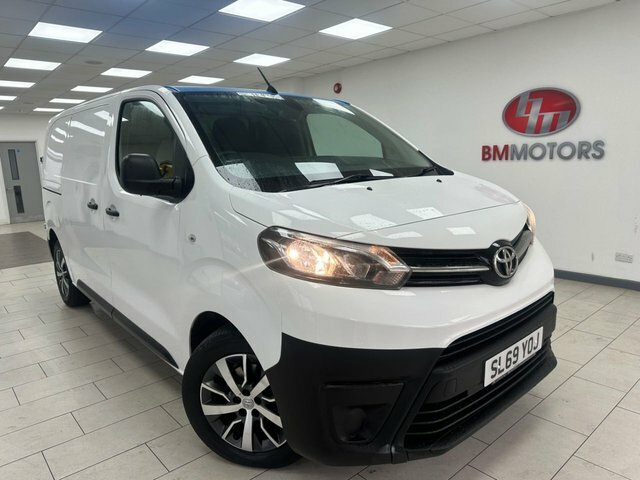 Toyota PROACE 2.0D Icon Medium Panel Van 6Dr Mwb E White