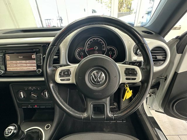Volkswagen Beetle 1.2 Tsi Design Hatchback 6Spd Eu White #4
