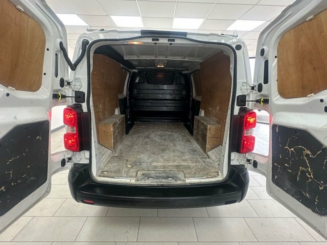 Vauxhall Vivaro 1.5 Turbo D 2900 Dynamic Panel Van 6Dr Manu DP21YFM White #4