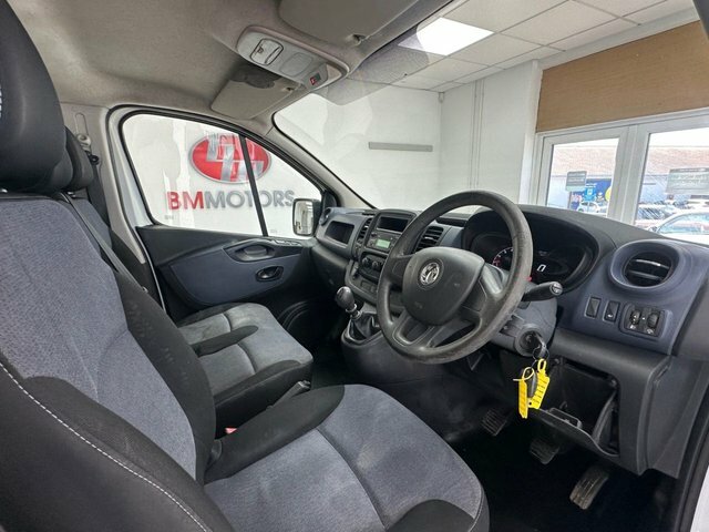 Vauxhall Vivaro 1.6 Cdti 2900 Biturbo Ecotec Panel Van CV18GYD White #3