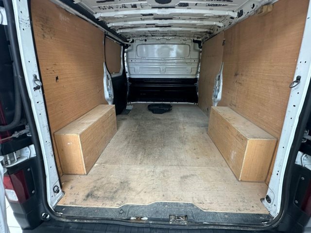 Vauxhall Vivaro 1.6 Cdti 2900 Biturbo Ecotec Panel Van CV18GYD White #5