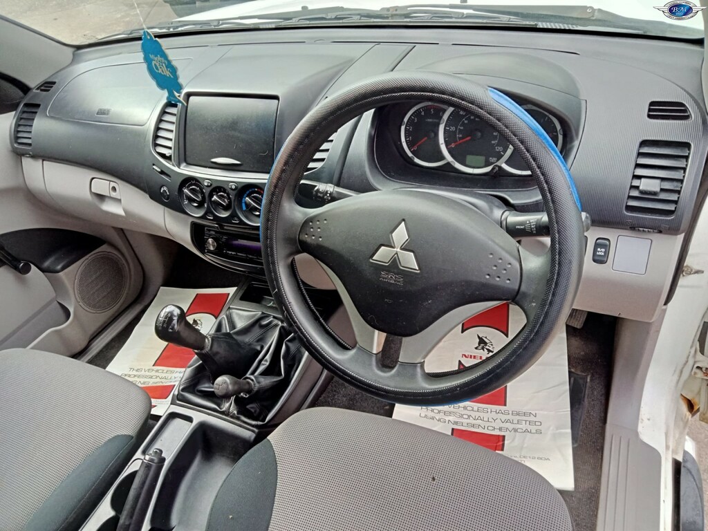Mitsubishi L200 2.5 Di-d 4Work White #2
