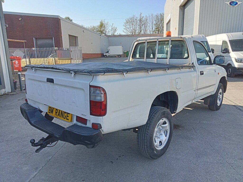 Toyota HILUX  Green #8