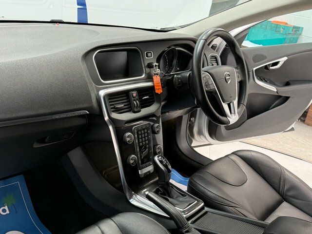 Volvo V40 Cross Country D3 Pro Hatchback FY18PJJ Silver #4