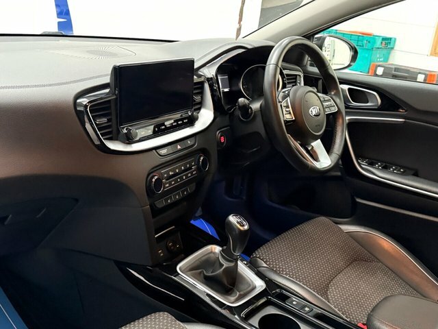 Kia Xceed T-gdi 3 Suv LS70MJJ Black #4