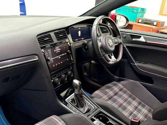 Volkswagen Golf Tsi Bluemotion Tech Gti BN67NLJ Red #3