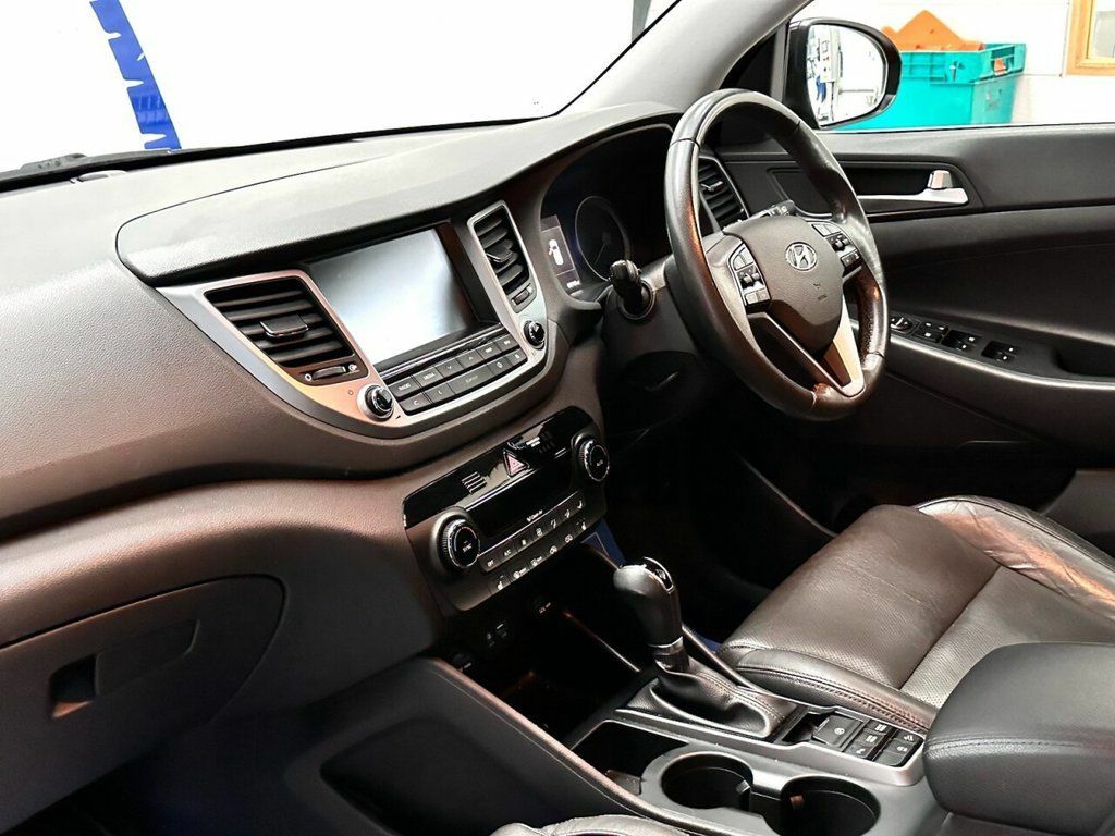 Hyundai Tucson Crdi Blue Drive Premium Black #4