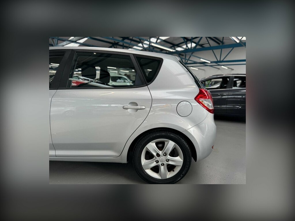 Kia Ceed 1.6 2 Hatchback Euro 4 124 Bhp Silver #6