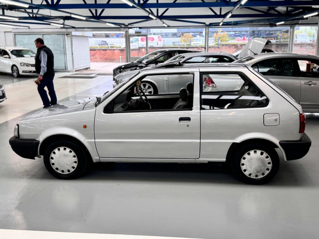 Nissan Micra Micra Gs Red #7