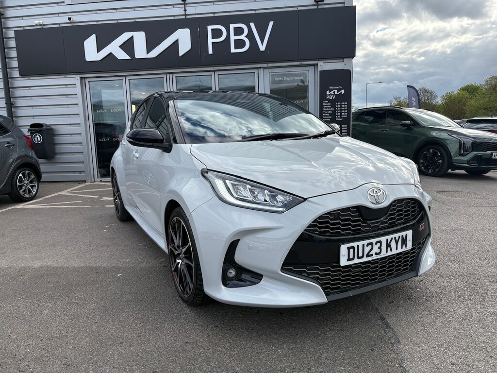 Toyota Yaris 1.5 Vvt-h Gr Sport Hatchback Hybrid E-c Grey