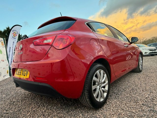 Alfa Romeo Giulietta 1.6 Jtdm-2 Distinctive Hatchback Red #5