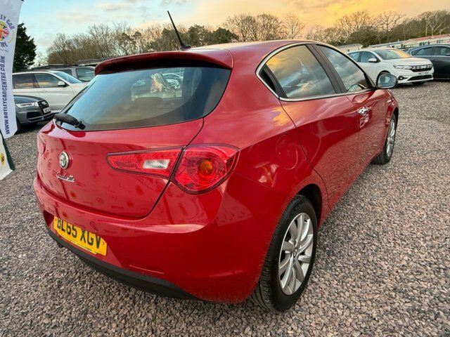 Alfa Romeo Giulietta 1.6 Jtdm-2 Distinctive Hatchback Red #6