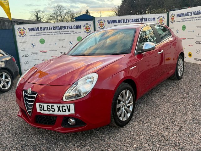 Alfa Romeo Giulietta 1.6 Jtdm-2 Distinctive Hatchback Red