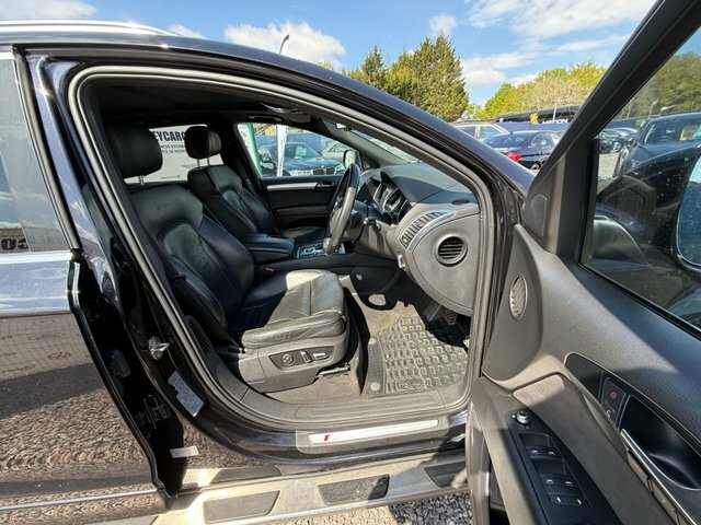 Audi Q7 Blue #16