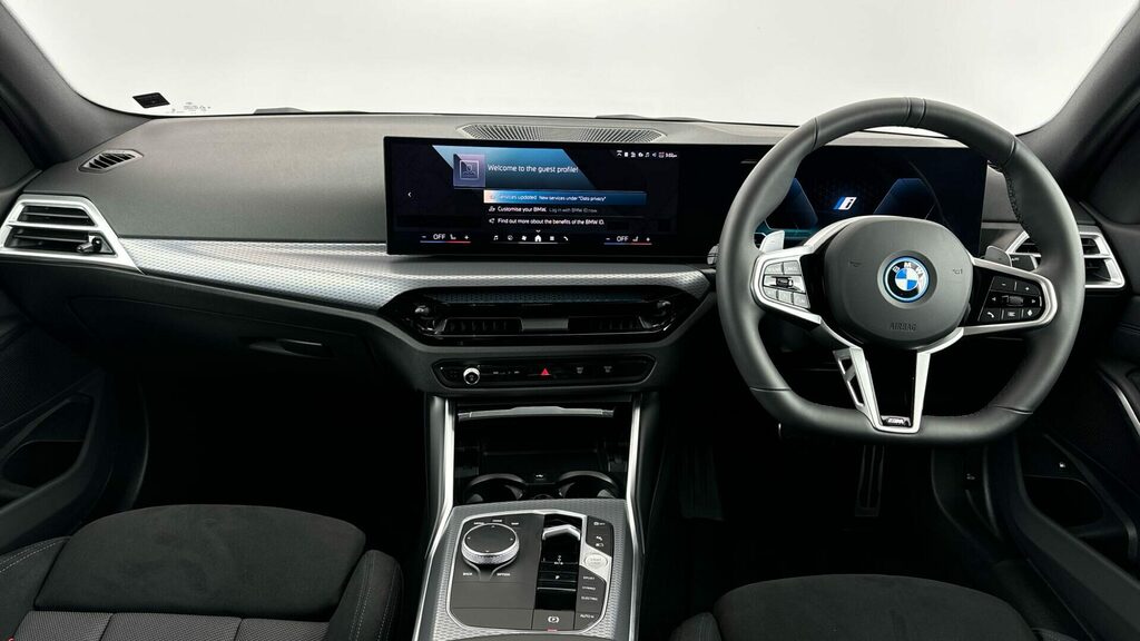 BMW 3 Series Saloon YG75KZK Black #4