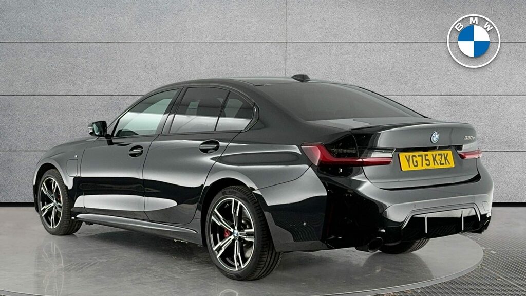 BMW 3 Series Saloon YG75KZK Black #2