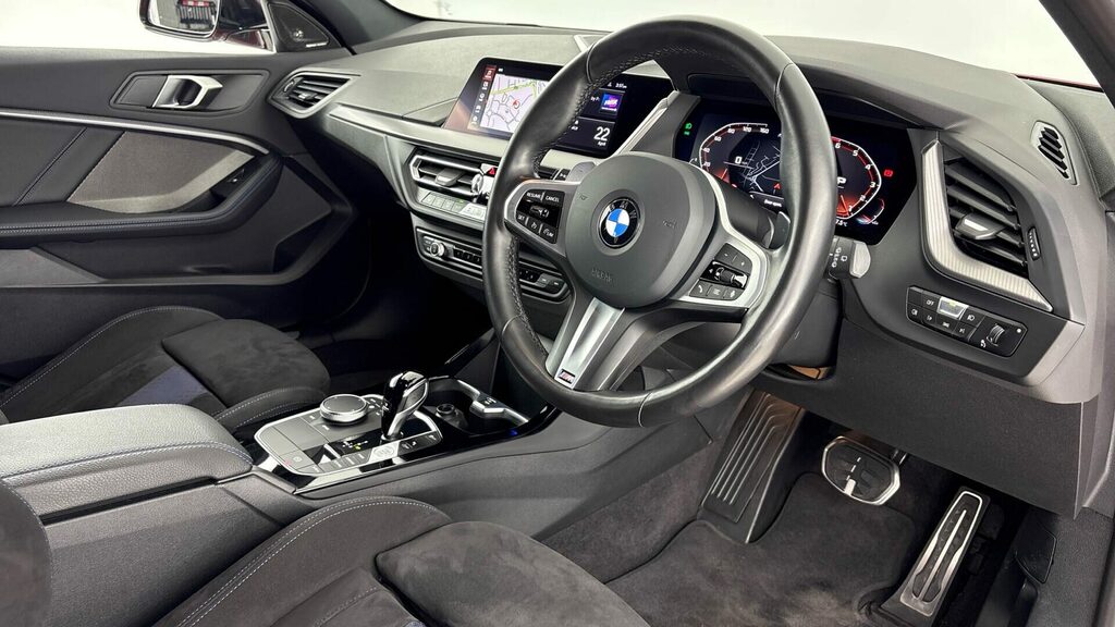 BMW 1 Series Sports PJ73CWY Red #6