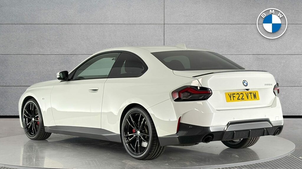 BMW 2 Series Coupe YF22VTW White #2