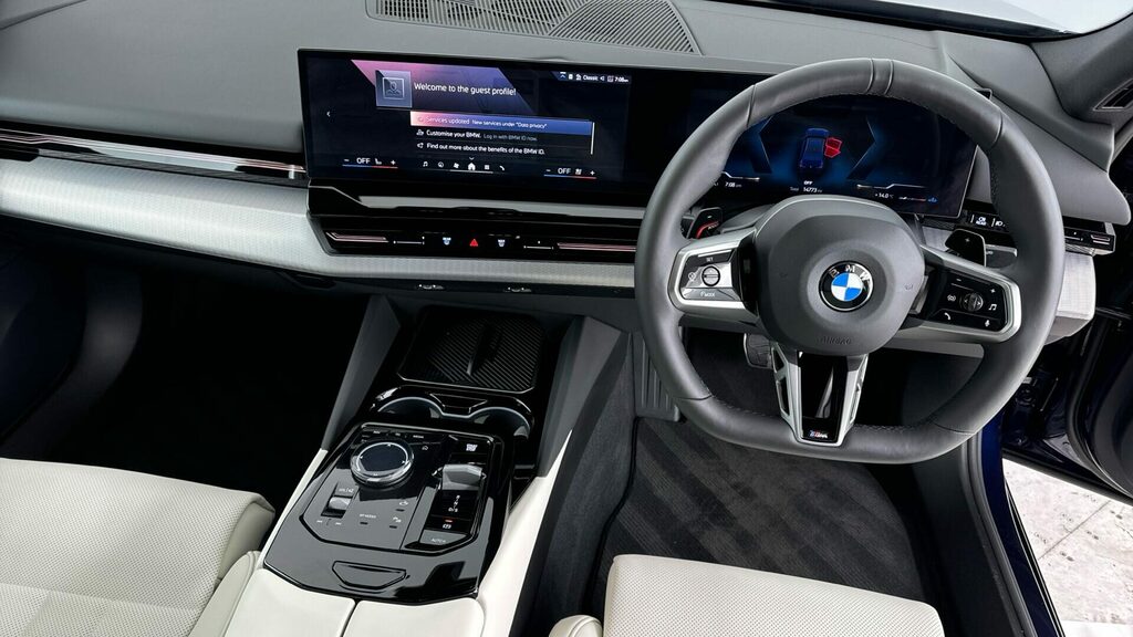BMW 5 Series Saloon PK74HSG Blue #4